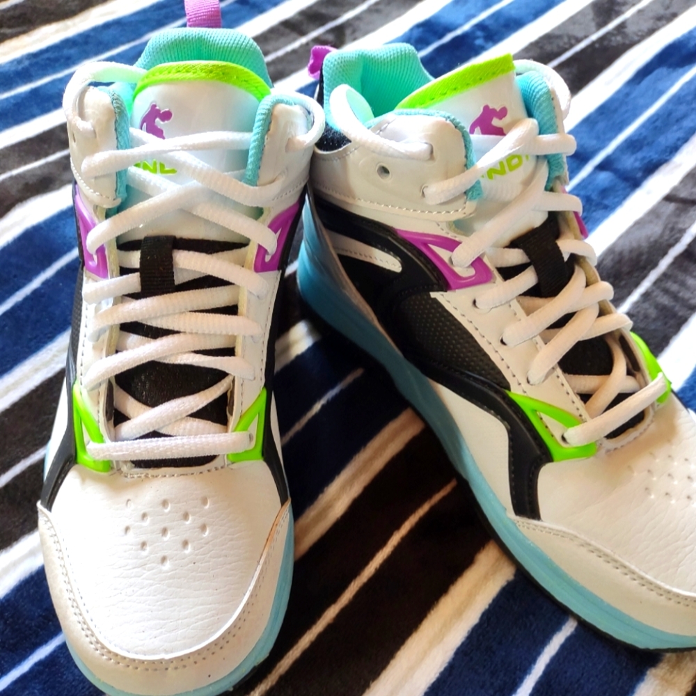 Girls size 1 shoes